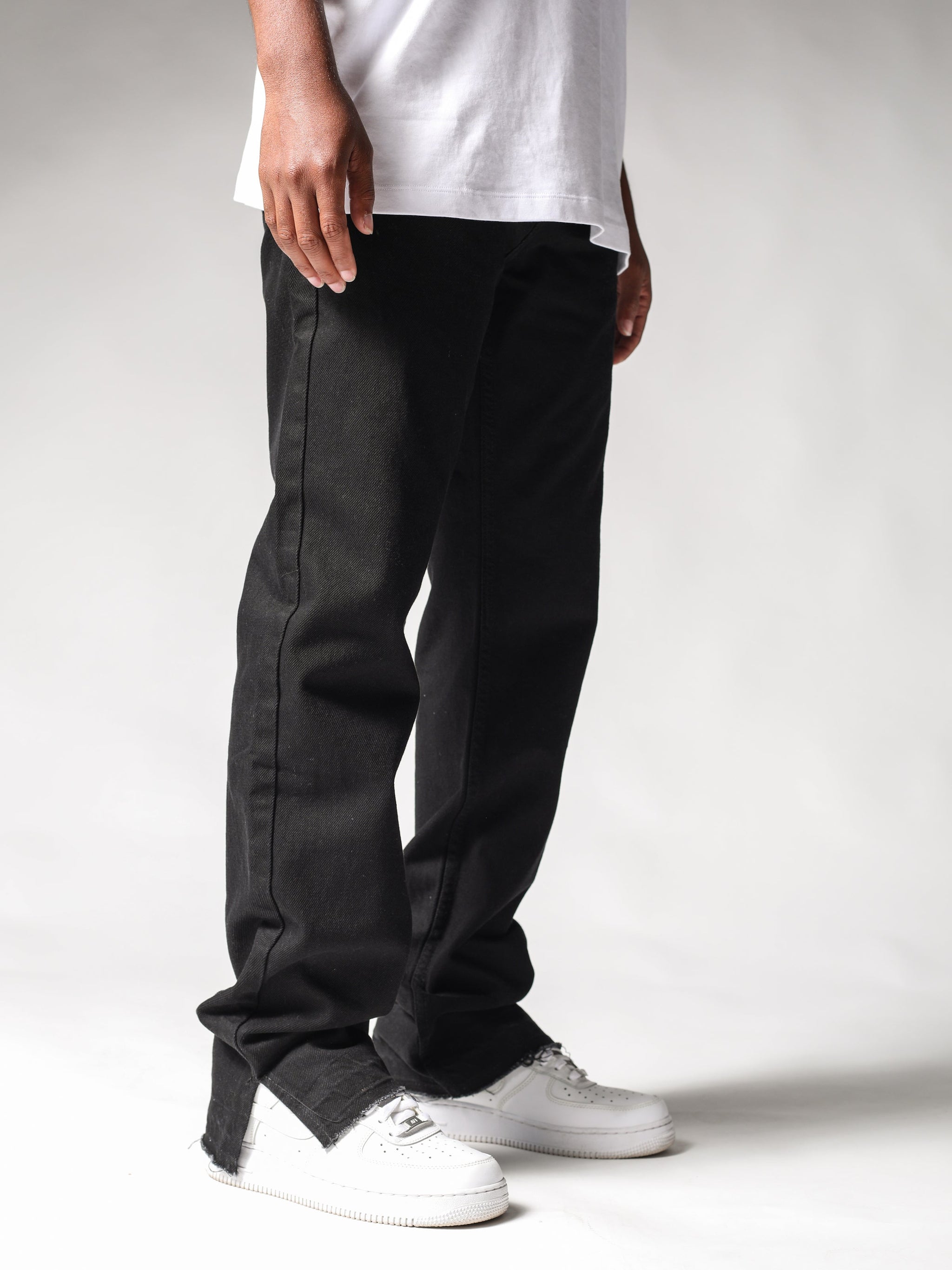HAPPI] BLACK DISTRESSED CROPPED FLARE – HIDDEN JEANS